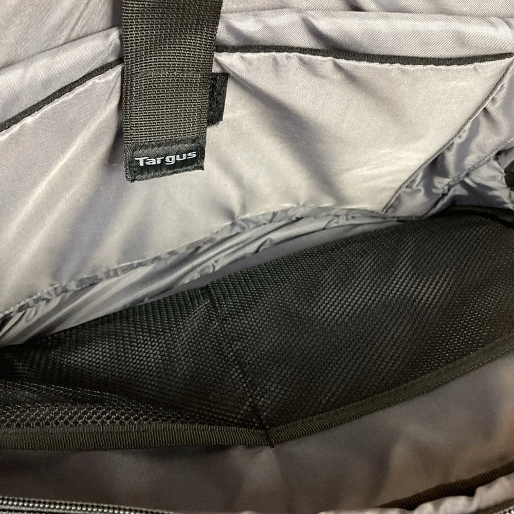Targus Messenger Commuter Travel Bag